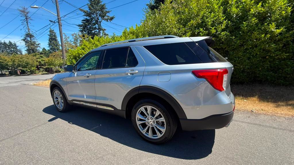 Used 2024 Ford Explorer Limited AWD/4WD image 17