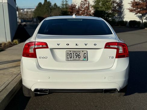 Used 2014 Volvo S60 T5 image 4