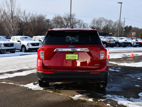 Used 2023 Ford Explorer XLT image 5