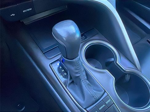 Used 2024 Toyota Camry SE image 28