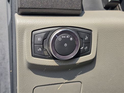 Used 2022 Ford F250 XL w/ Power Equipment Group AWD/4WD image 13