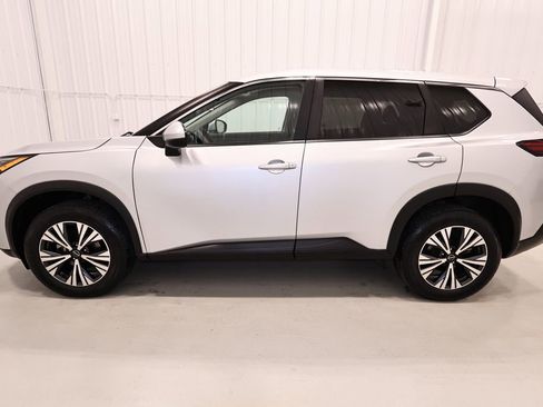Used 2022 Nissan Rogue SV FWD image 7