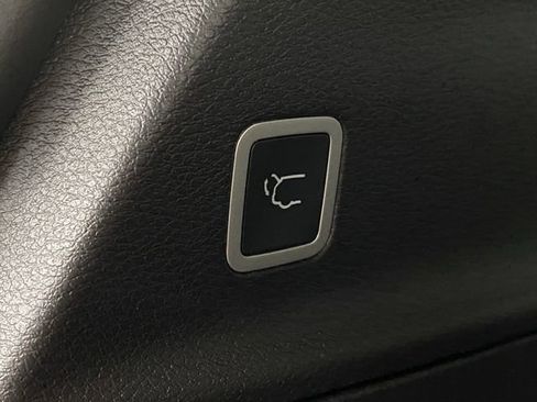 New 2026 Chrysler Pacifica Limited w/ Trailer Tow Group image 16