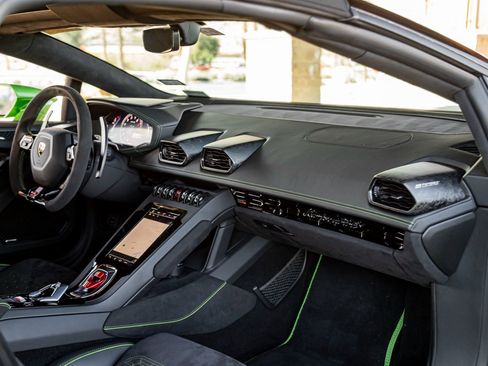 Used 2020 Lamborghini Huracan EVO image 26