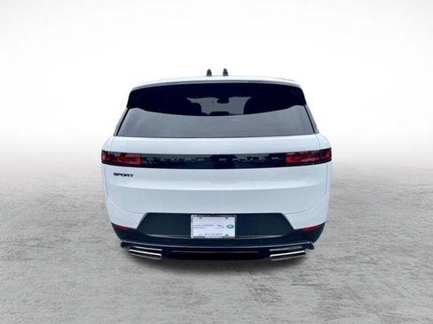 Used 2025 Land Rover Range Rover Sport SE AWD/4WD image 6