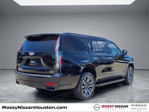 Used 2024 Cadillac Escalade ESV Sport RWD image 7