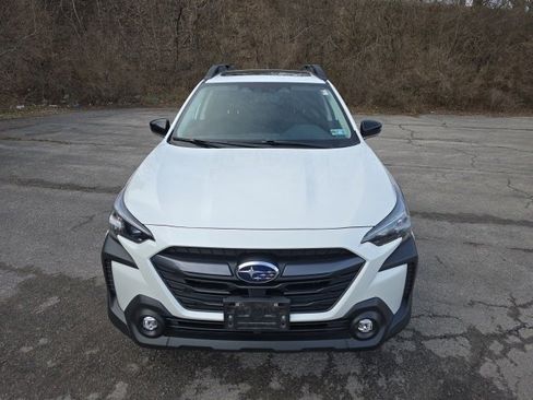Used 2024 Subaru Outback Premium image 9