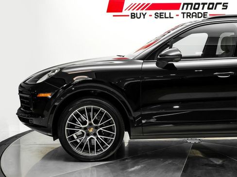Used 2023 Porsche Cayenne Platinum Edition AWD/4WD image 14