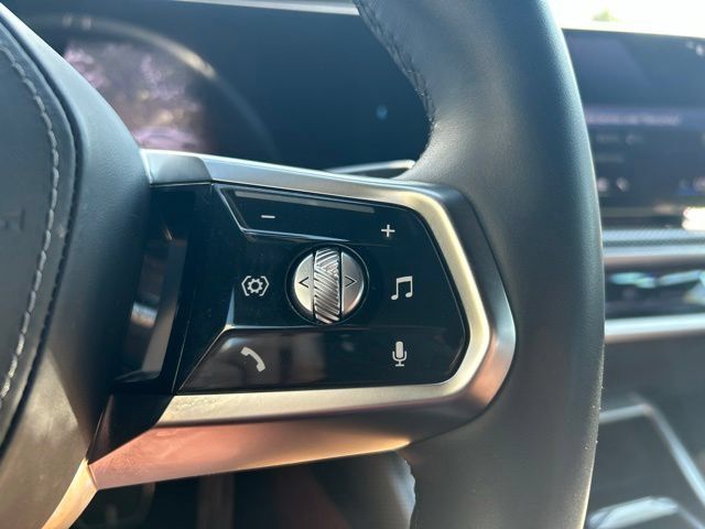 Used 2023 BMW i7 xDrive60 AWD/4WD image 14