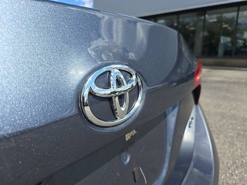 Used 2017 Toyota Corolla LE w/ Carpet Mat Package (TMS) FWD image 14