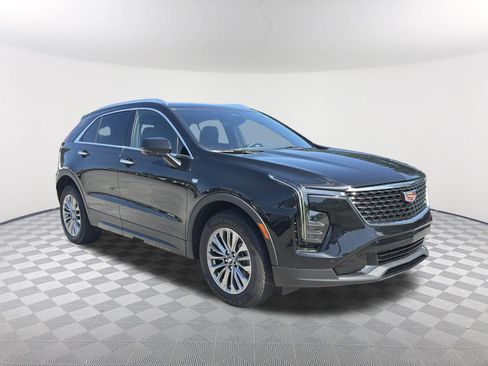 Used 2025 Cadillac XT4 Premium Luxury FWD image 8