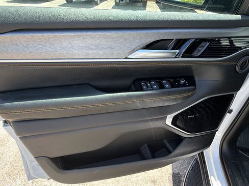New 2026 Jeep Grand Wagoneer 4WD image 15