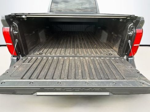 Used 2024 Toyota Tacoma SR5 AWD/4WD image 26