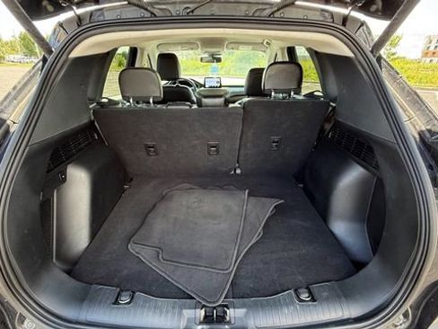 Used 2021 Ford Escape Titanium image 13