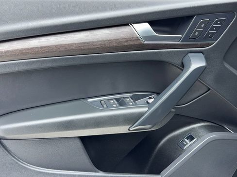 Used 2024 Audi Q5 2.0T Premium w/ Convenience Package image 39