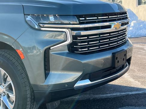 Used 2023 Chevrolet Suburban Premier image 7