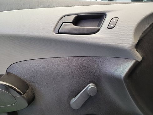 Used 2020 Chevrolet Sonic LT image 27