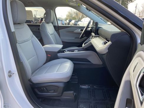 New 2026 Ford Explorer Active image 41