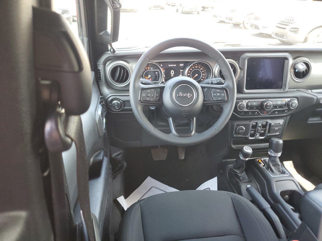 Certified 2023 Jeep Gladiator Sport AWD/4WD image 10