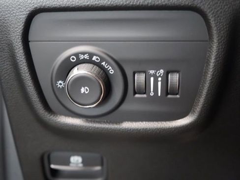 New 2025 Jeep Grand Cherokee L Limited image 34