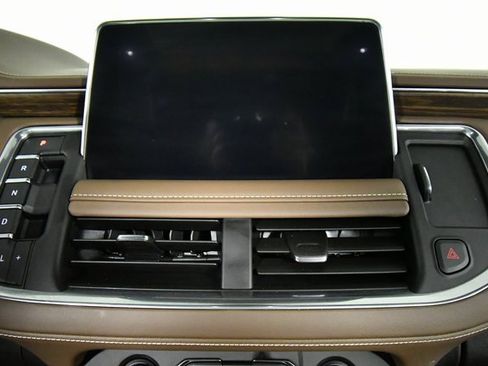 Used 2021 Chevrolet Tahoe High Country w/ Premium Package image 4