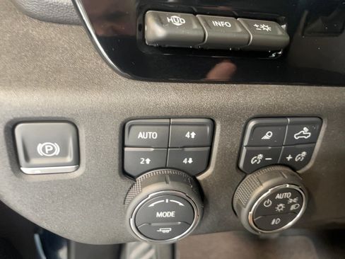 Used 2024 Chevrolet Silverado 3500 High Country w/ Technology Package image 12