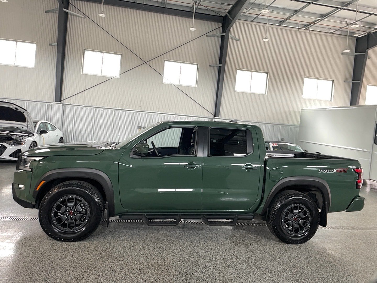 Used 2024 Nissan Frontier PRO-4X w/ Pro Premium Package AWD/4WD image 4