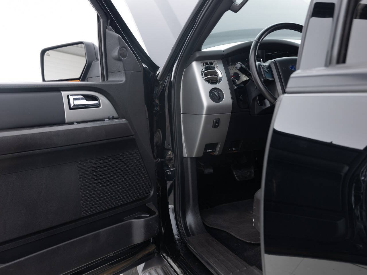 Used 2011 Ford Expedition EL XLT w/ 202A Rapid Spec Order Code AWD/4WD image 24