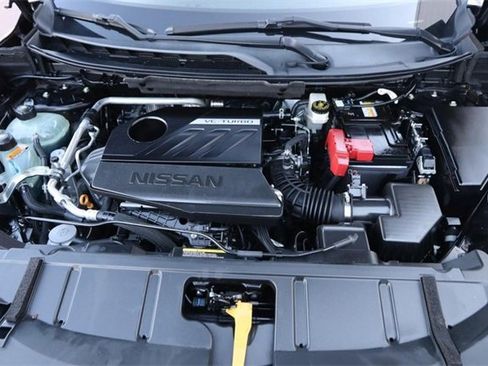 Certified 2023 Nissan Rogue SV image 24