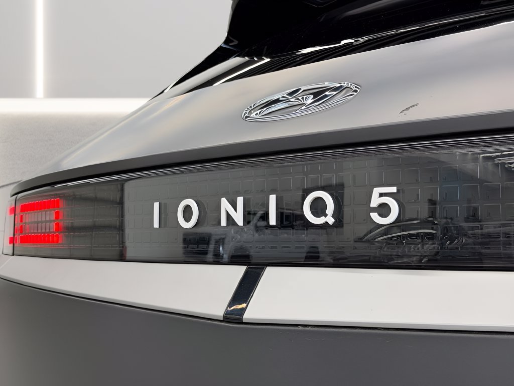 Used 2023 Hyundai Ioniq 5 SEL RWD image 12