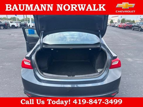 Used 2020 Chevrolet Malibu LS FWD image 37