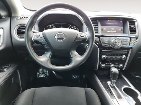Used 2020 Nissan Pathfinder SV FWD image 10
