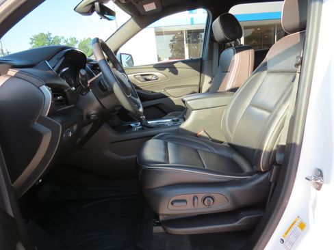 Certified 2023 Chevrolet Traverse Premier FWD image 15