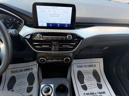 Used 2020 Ford Escape SE image 12