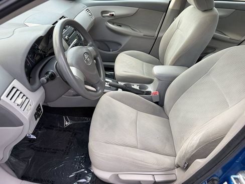 Used 2010 Toyota Corolla LE w/ All Weather Guard Pkg FWD image 5