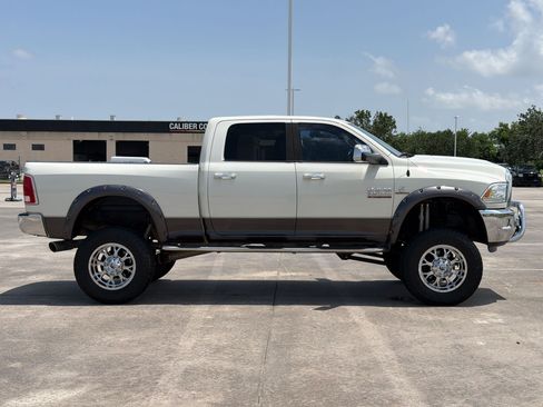 Used 2016 RAM 3500 Laramie w/ Convenience Group AWD/4WD image 8