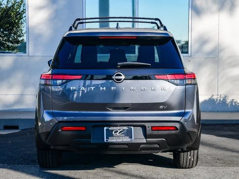 Used 2024 Nissan Pathfinder SV image 5