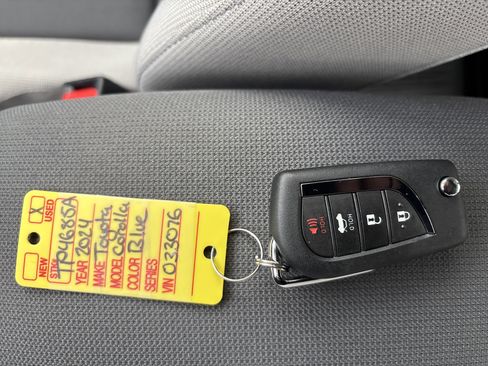 Used 2024 Toyota Corolla LE image 28