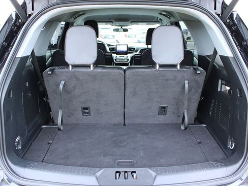 Used 2024 Ford Explorer XLT w/ Equipment Group 202A image 11