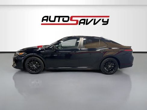 Used 2020 Toyota Camry SE w/ Carpet Mat Package FWD image 4