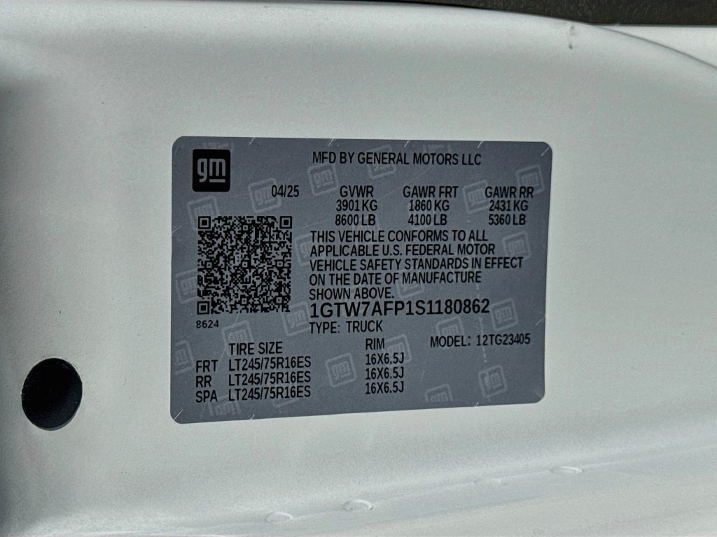 Used 2025 GMC Savana 2500 w/ Driver Convenience Package RWD image 31