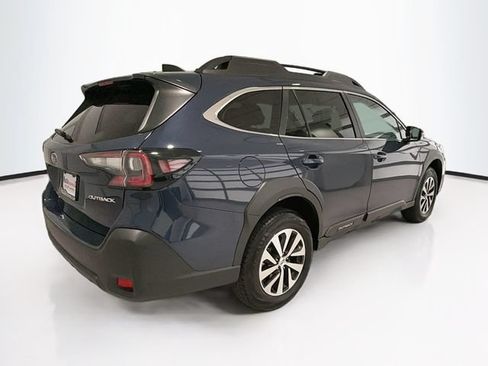 Used 2025 Subaru Outback Premium AWD/4WD image 6