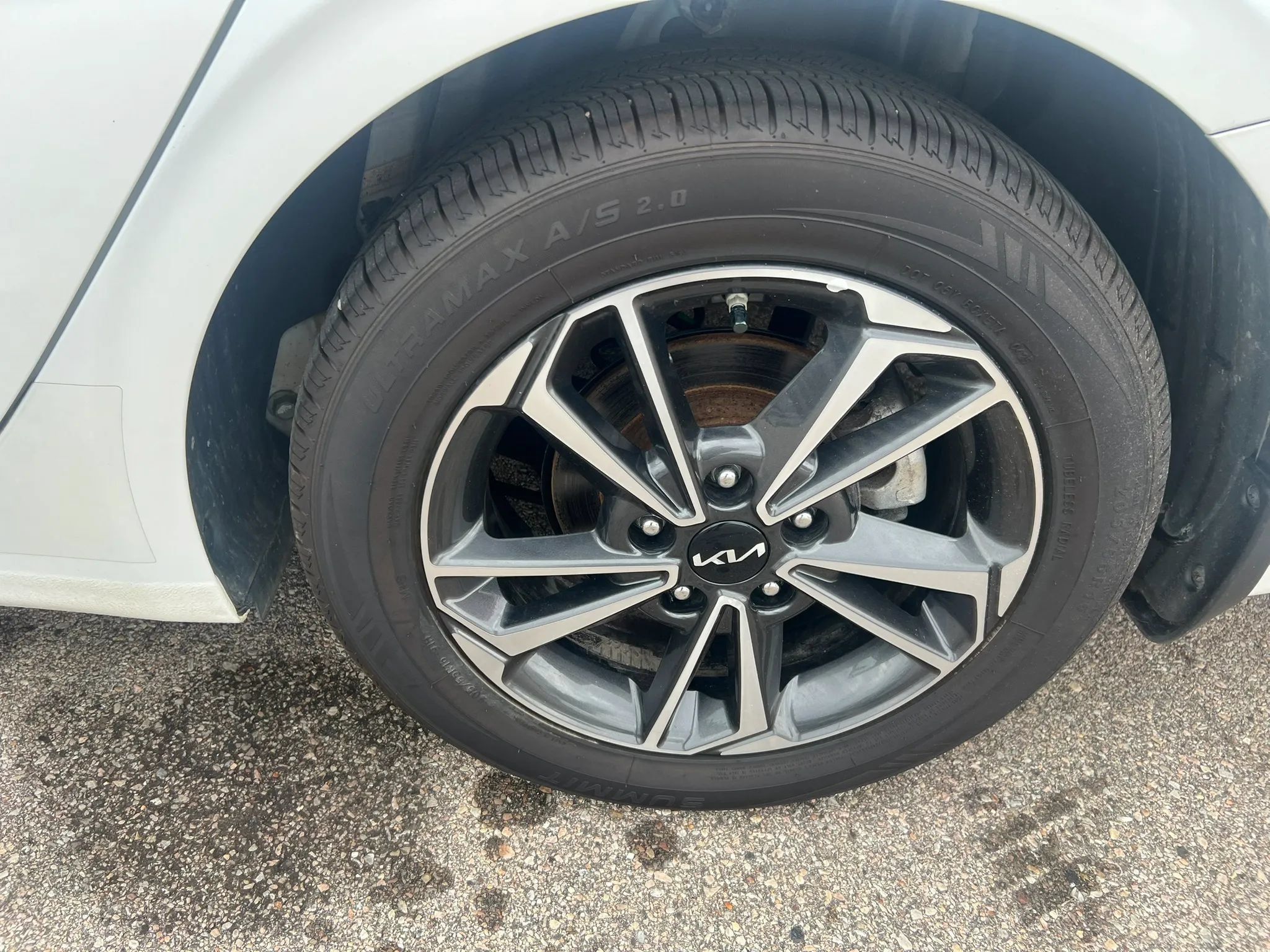 Used 2024 Kia Forte LXS w/ LXS Technology Package FWD image 16
