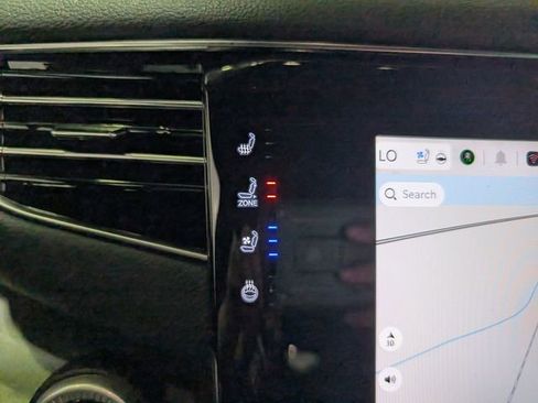 Used 2025 Jeep Wagoneer 4WD image 23