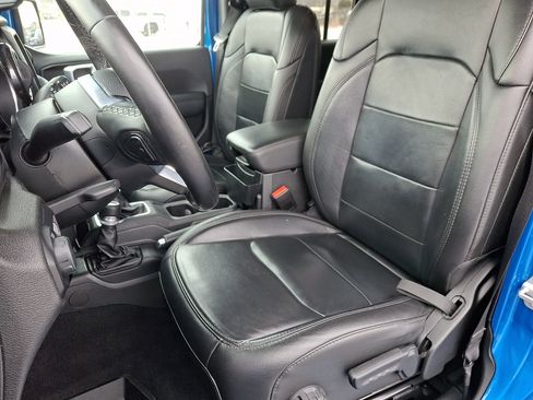 Used 2021 Jeep Wrangler Unlimited Sahara AWD/4WD image 2