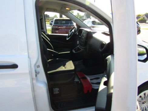 Used 2020 Mercedes-Benz Metris image 21