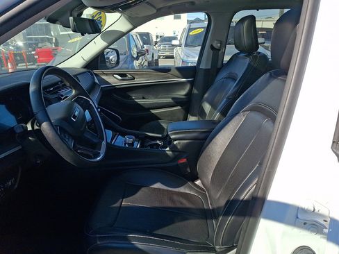 Used 2022 Jeep Grand Cherokee L Limited w/ Luxury Tech Group II image 22