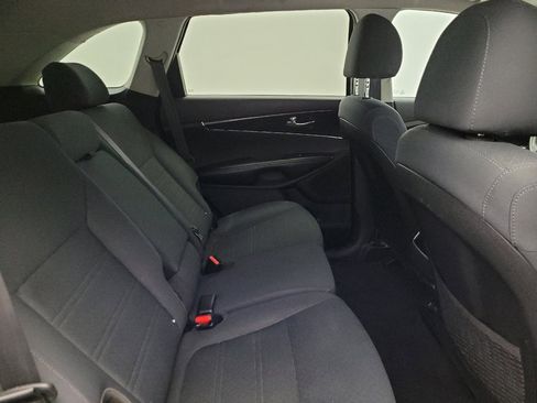 Used 2019 Kia Sorento L FWD image 19