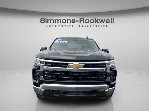 Used 2024 Chevrolet Silverado 1500 LT image 1