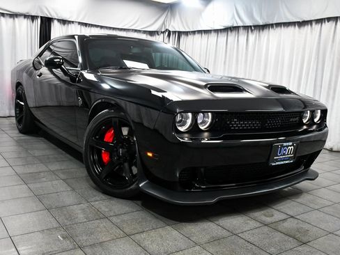 Used 2022 Dodge Challenger SRT Hellcat w/ Plus Package image 3